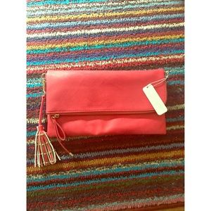 👛NWT Charming Charlie Clutch 👛